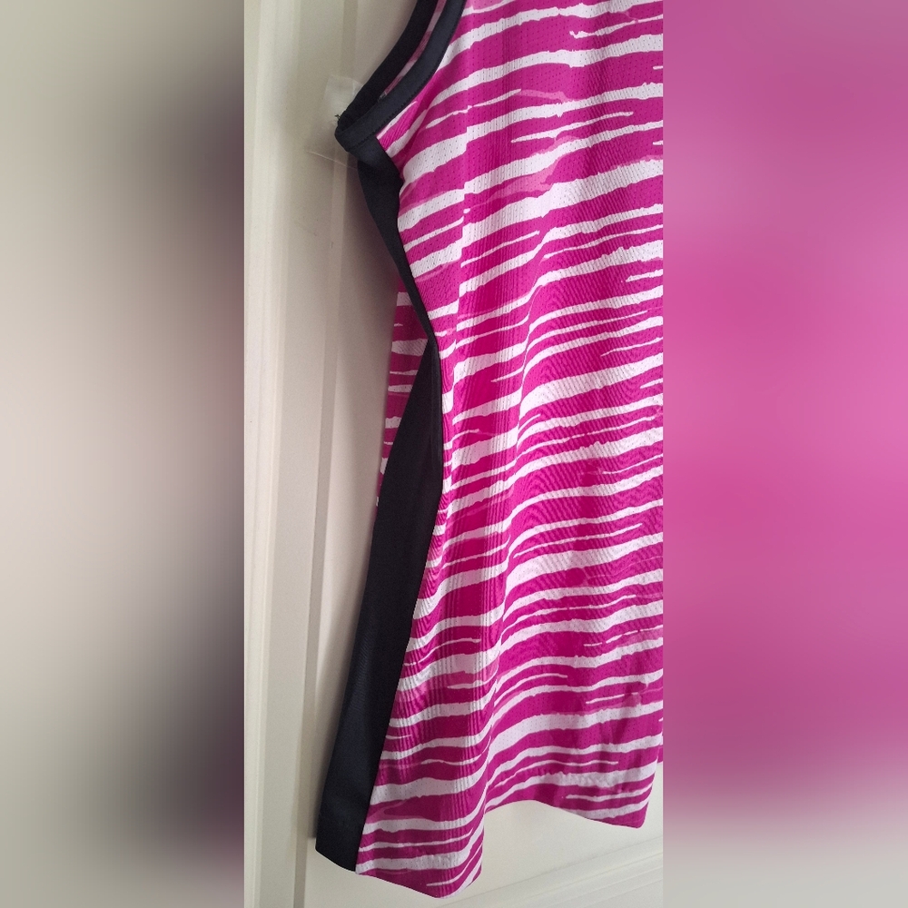 Tail Activewear Magenta & White Zebra Striped Sleeveless Golf Top Siize L Golf - Picture 3 of 10